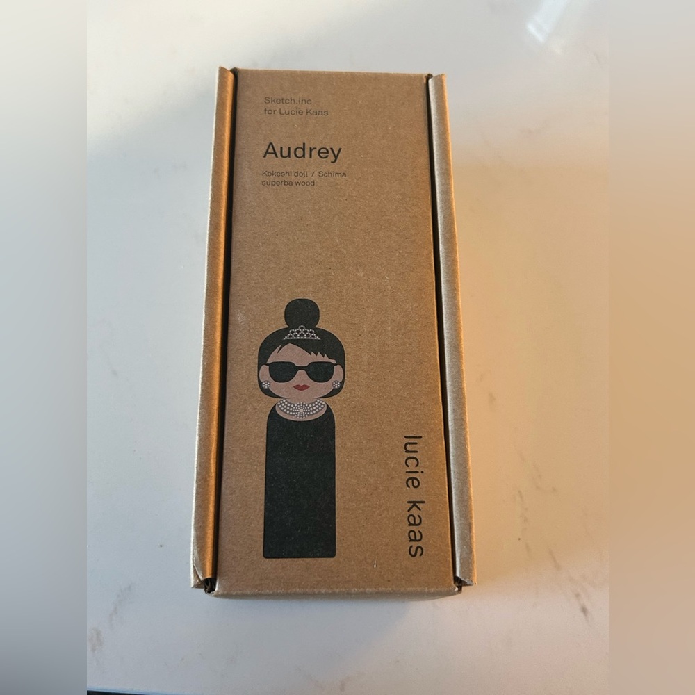 Audrey Hepburn Inspired Lucie Kaas Kokeshi Doll - Picture 3 of 8